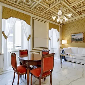  Apartment Elegant Nearby Trevi Fountain Italy