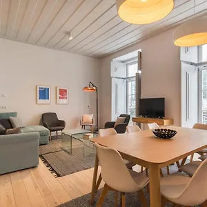  Apartment Lovelystay - Charming 3 Bedroom Wonder Downtown Portugal